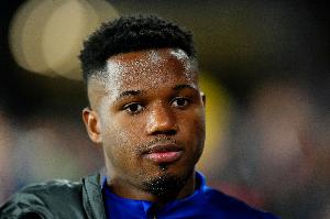 每体：巴萨想用“工资总额不变但合同期延长”的方式降低法蒂薪资