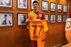 乐竞体育-阿斯：莫拉塔决定下赛季留在加拉塔萨雷 球迷请愿还想留奥斯梅恩