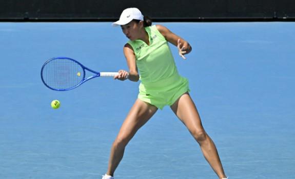 乐竞体育-张帅0-2兹沃纳列娃，遭遇WTA1000多哈站资格赛一轮游